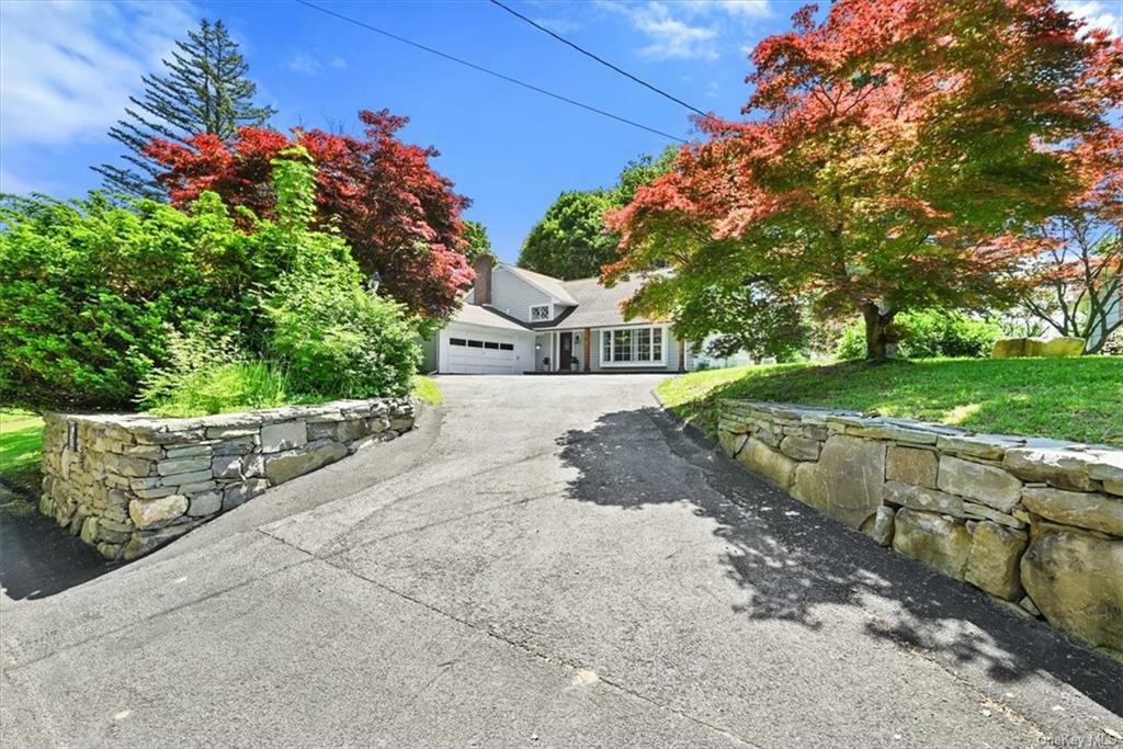 Property Photo:  12 Idlewild Park Drive  NY 12520 