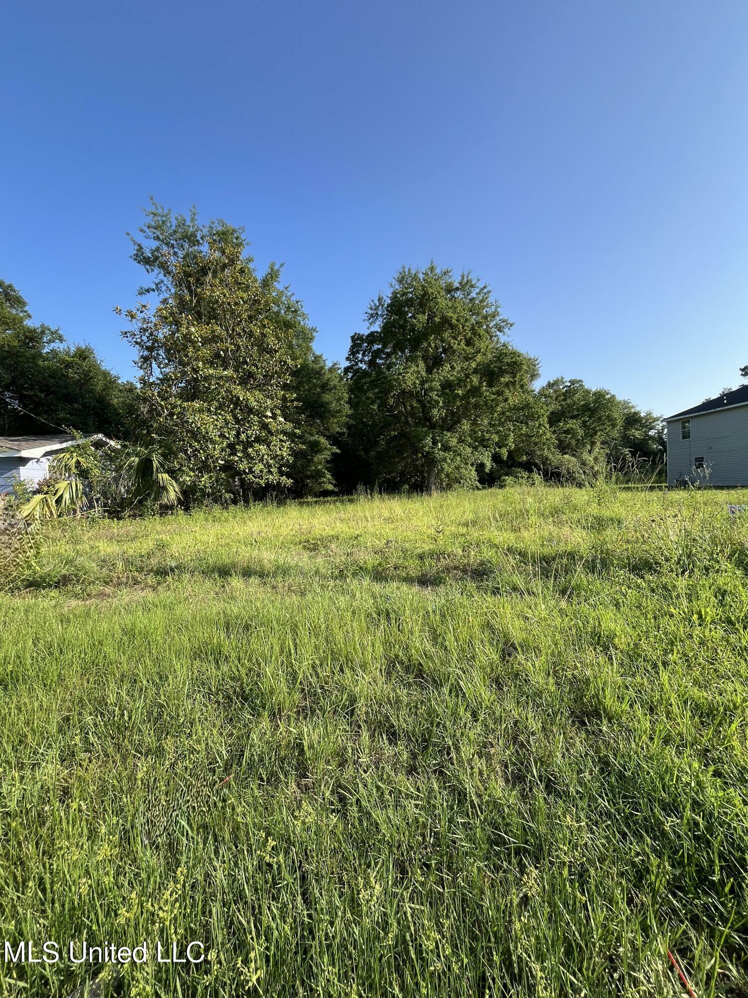 Property Photo:  2117 32nd Street  MS 39501 