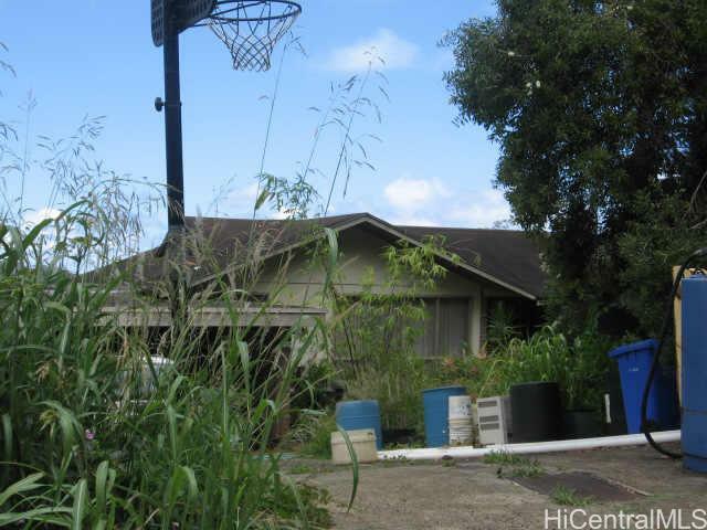 Property Photo:  