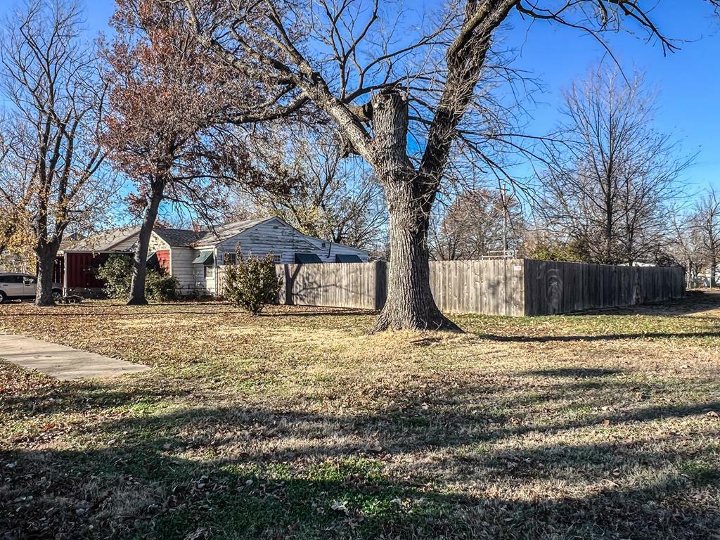 Property Photo:  422 W 1st N/A  KS 67337 