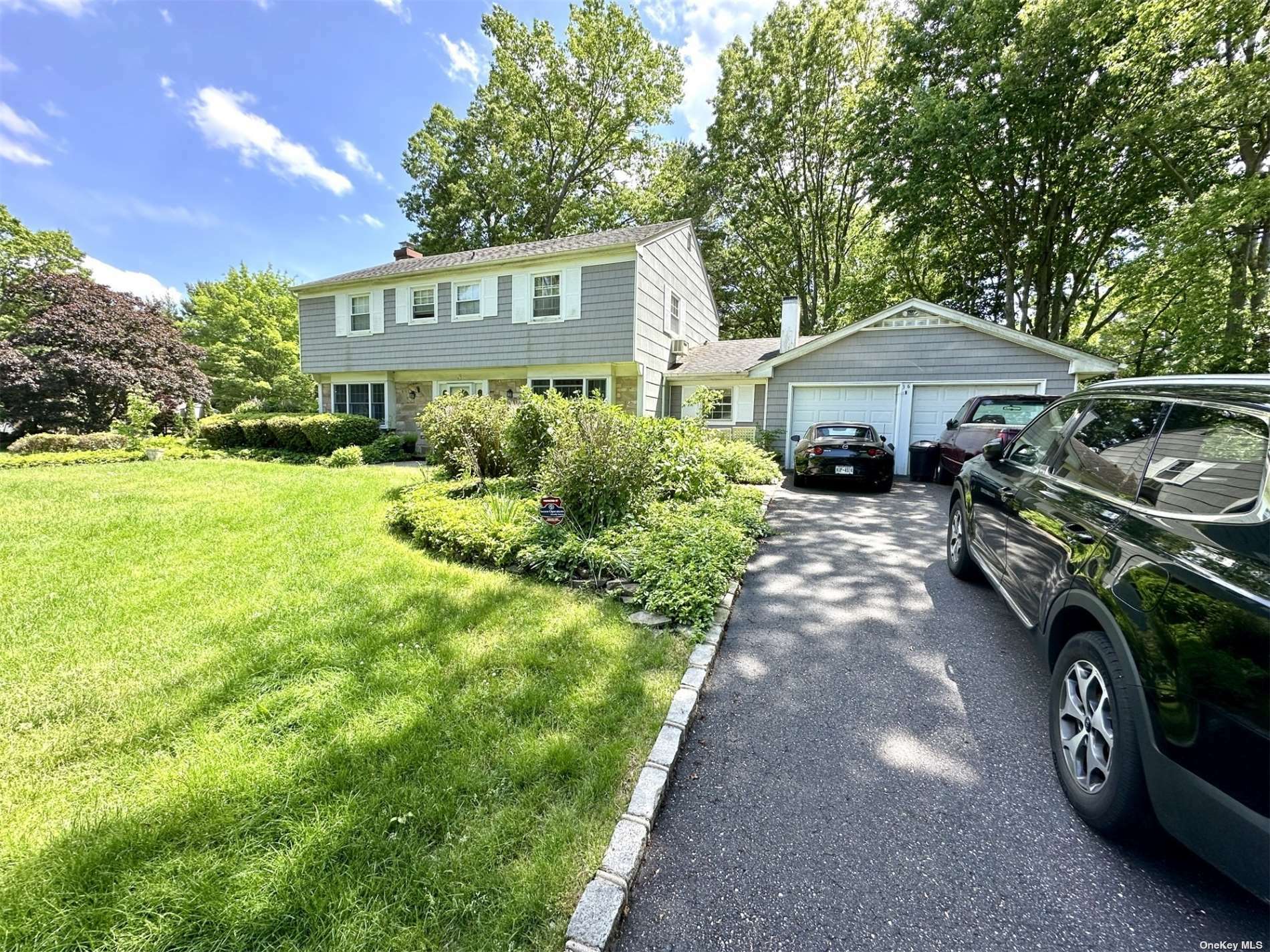 Property Photo:  36 Shelbourne Lane  NY 11790 