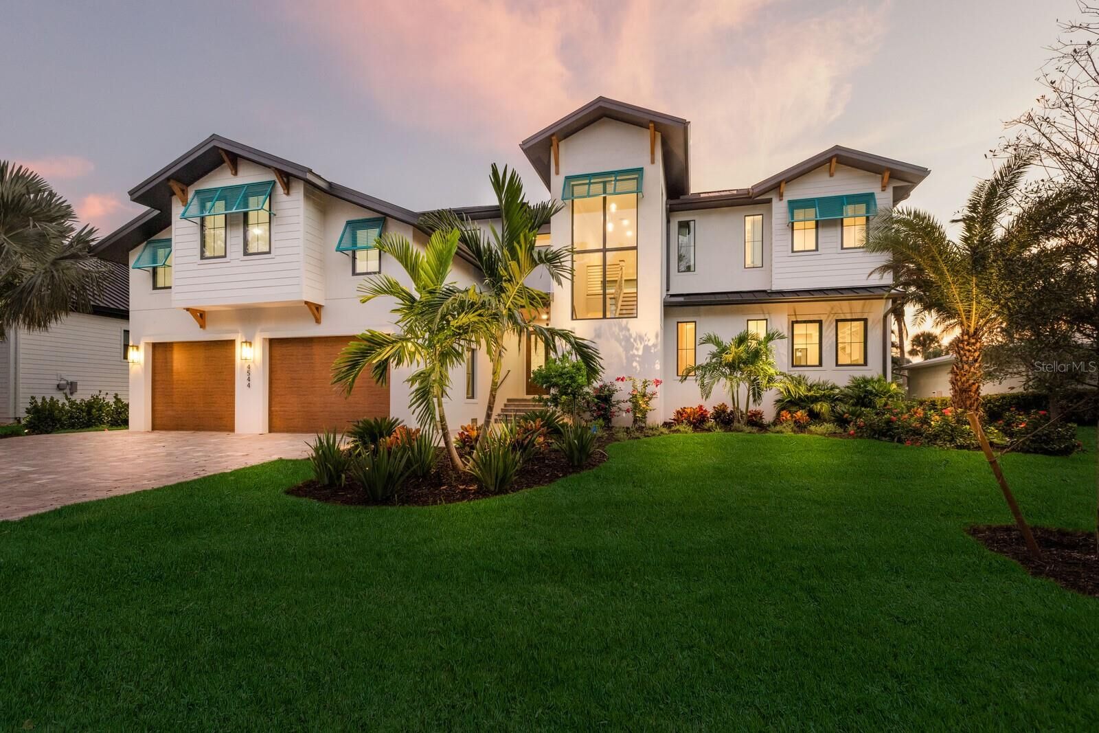 Property Photo: 4544 Woodside Road FL 34242