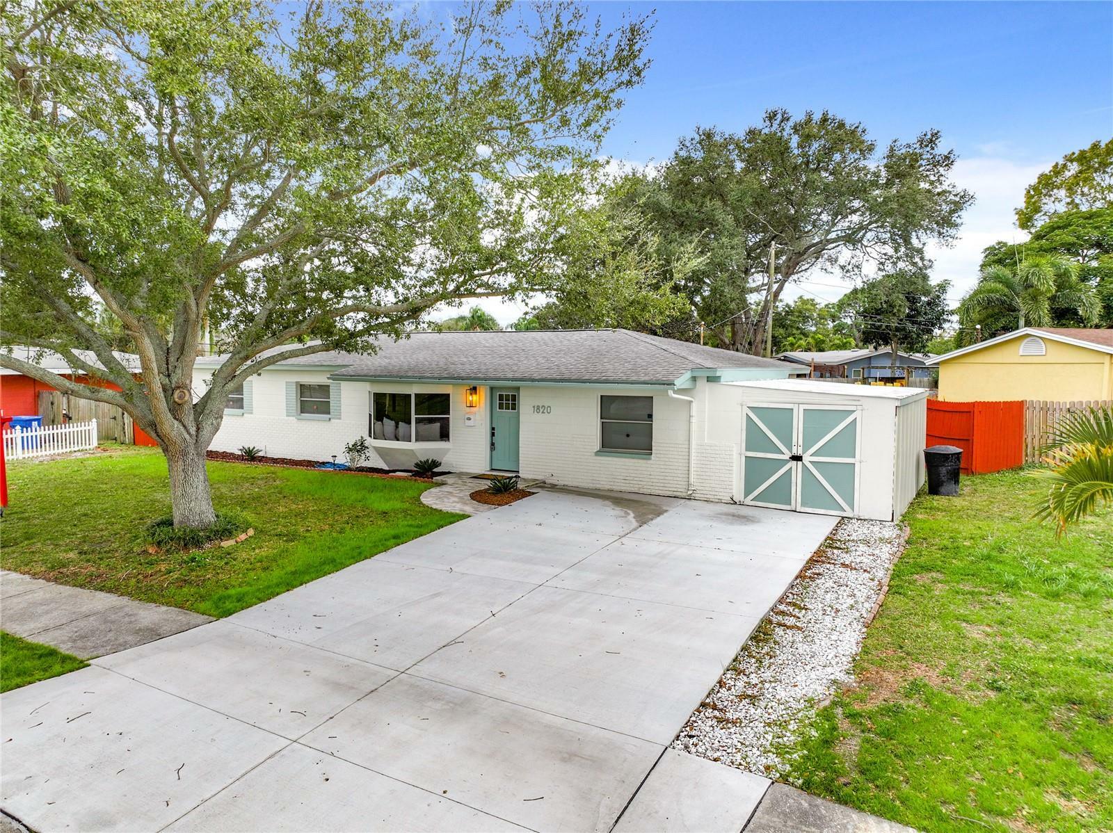 Property Photo: 1820 70th Circle N FL 33702