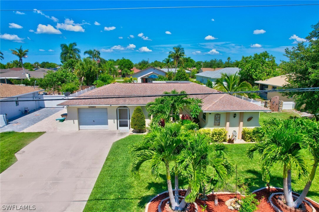 Property Photo:  702 SE 12th Avenue  FL 33990 