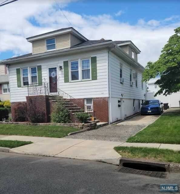 Property Photo:  331 Sanford Avenue  NJ 07071 