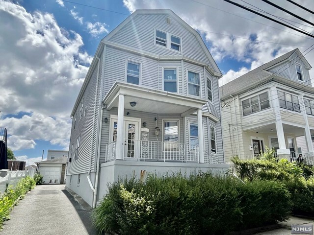 Property Photo:  266 Chestnut Street #2  NJ 07032 