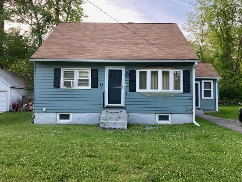 Property Photo: 14 Lakeview Avnue MA 01462