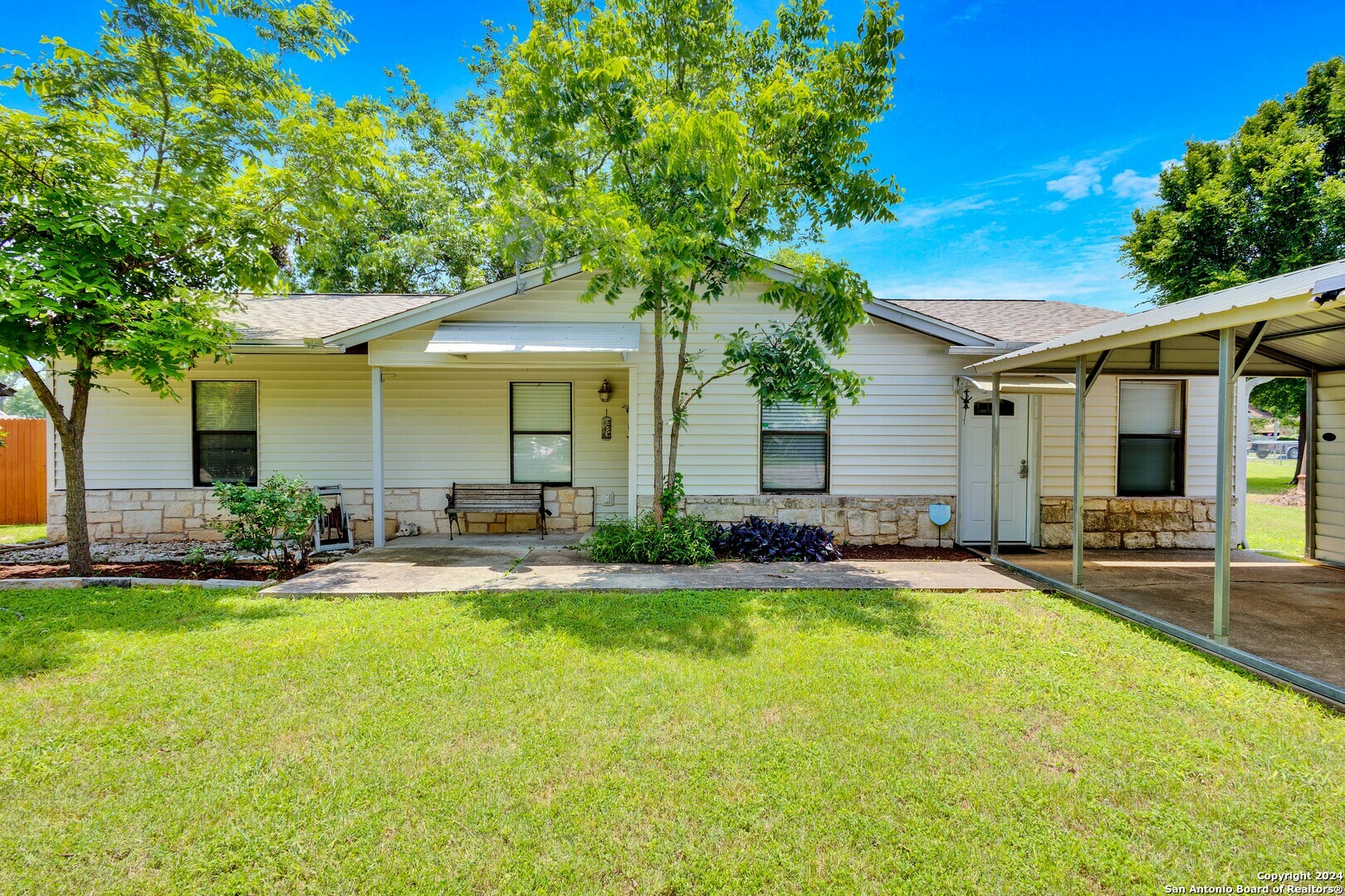 705 N Laurel Street  Bastrop TX 78602 photo