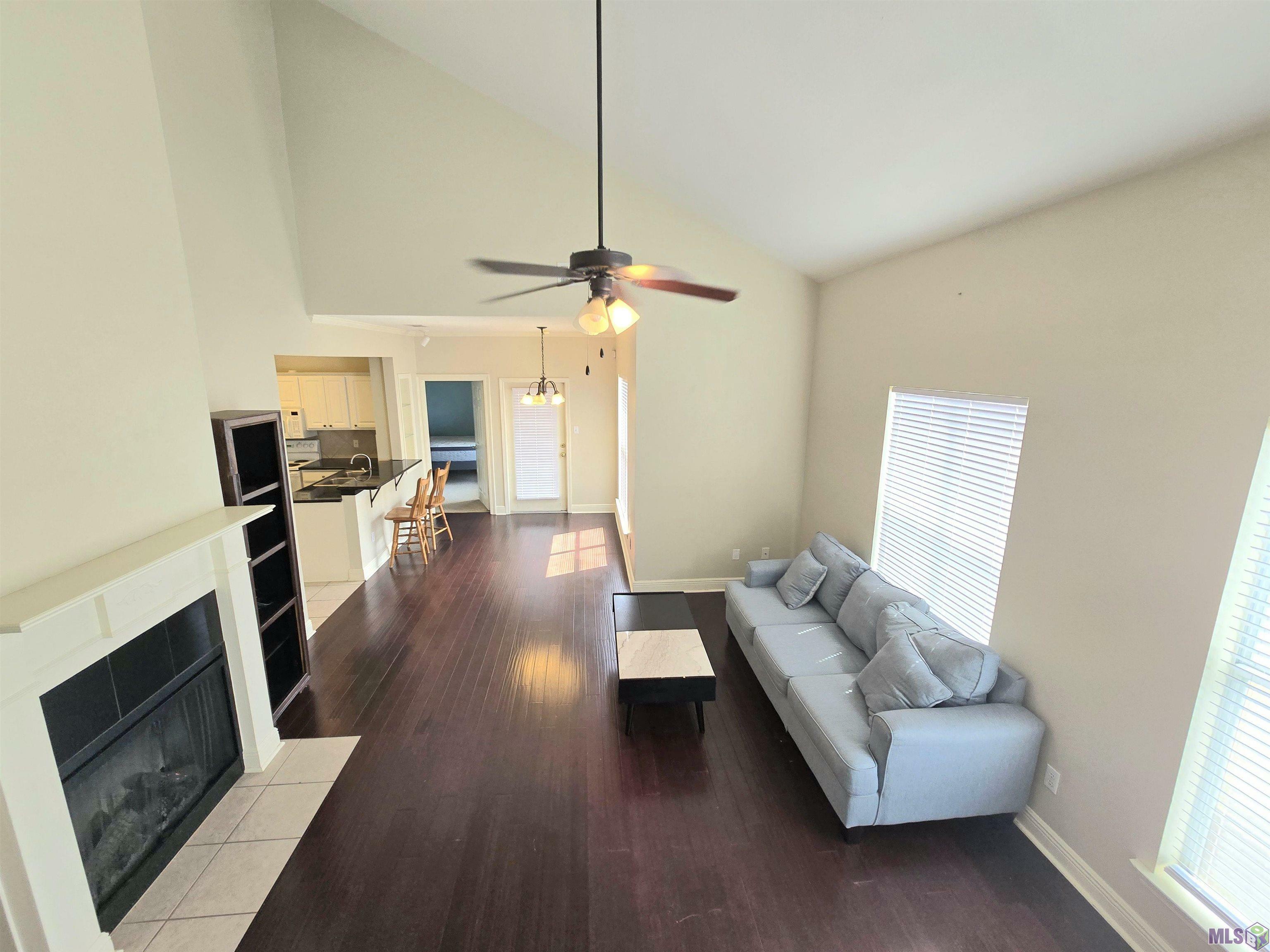 Property Photo: 5165 Etta St #8-G LA 70820