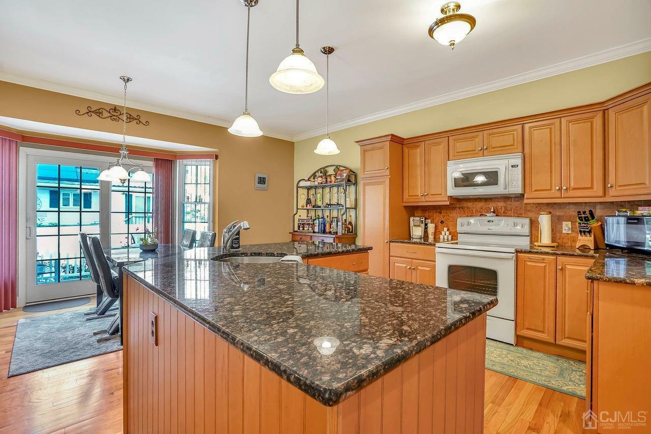 Property Photo:  1061 Spring Street  NJ 08902 