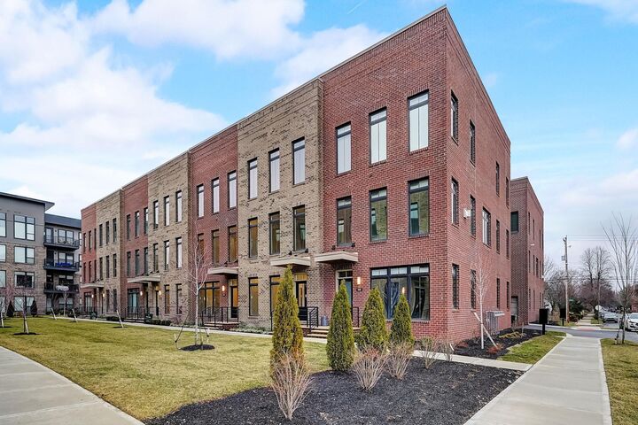 Property Photo:  516 Riverfront Lane  OH 43201 