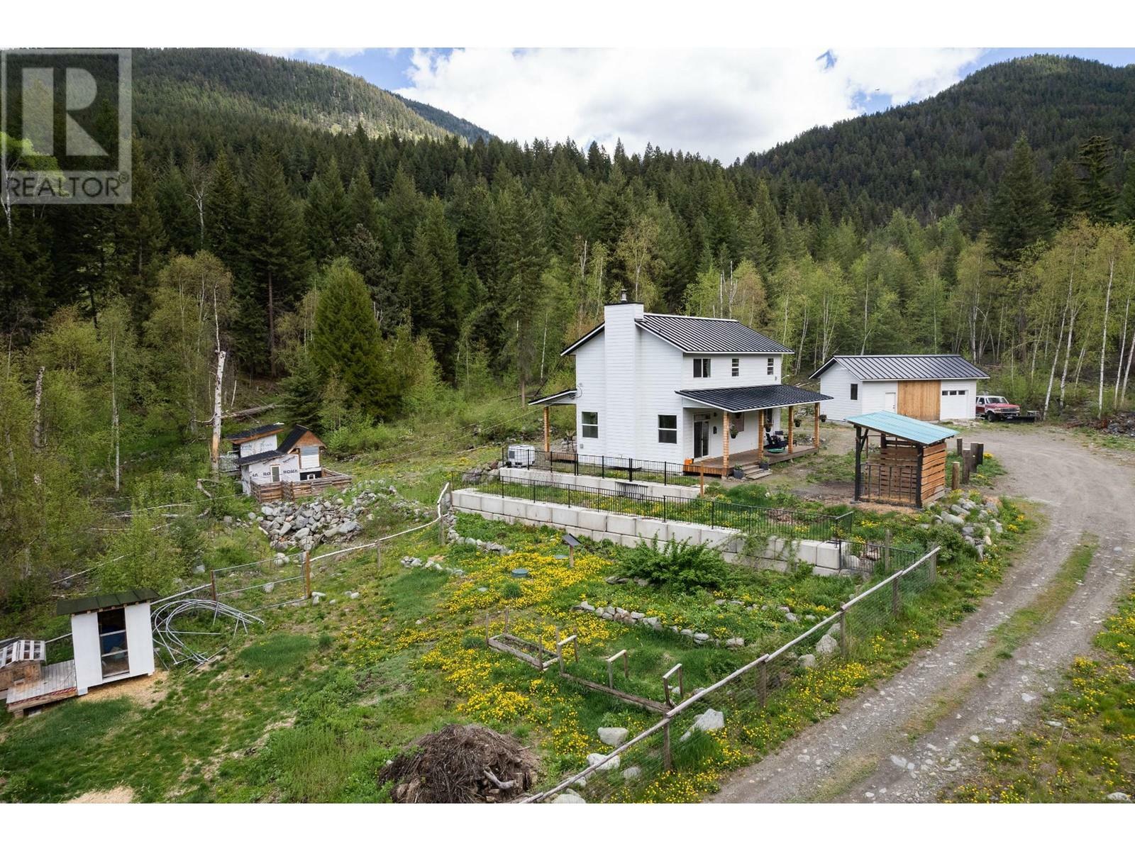 Property Photo:  5048 Heffley Louis Cr Rd  BC V0E 1Z1 