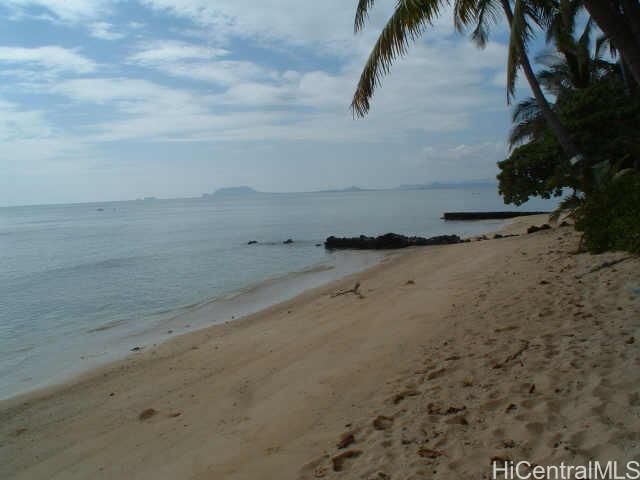 Property Photo:  