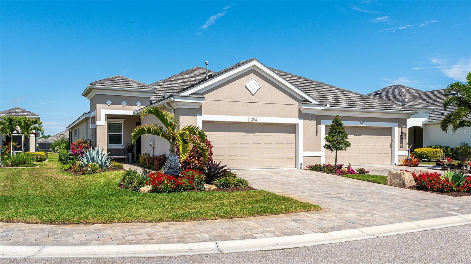 Property Photo:  7614 Campus Cove  FL 34243 