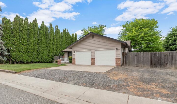 Property Photo:  1310 3rd Street SE  WA 98802
