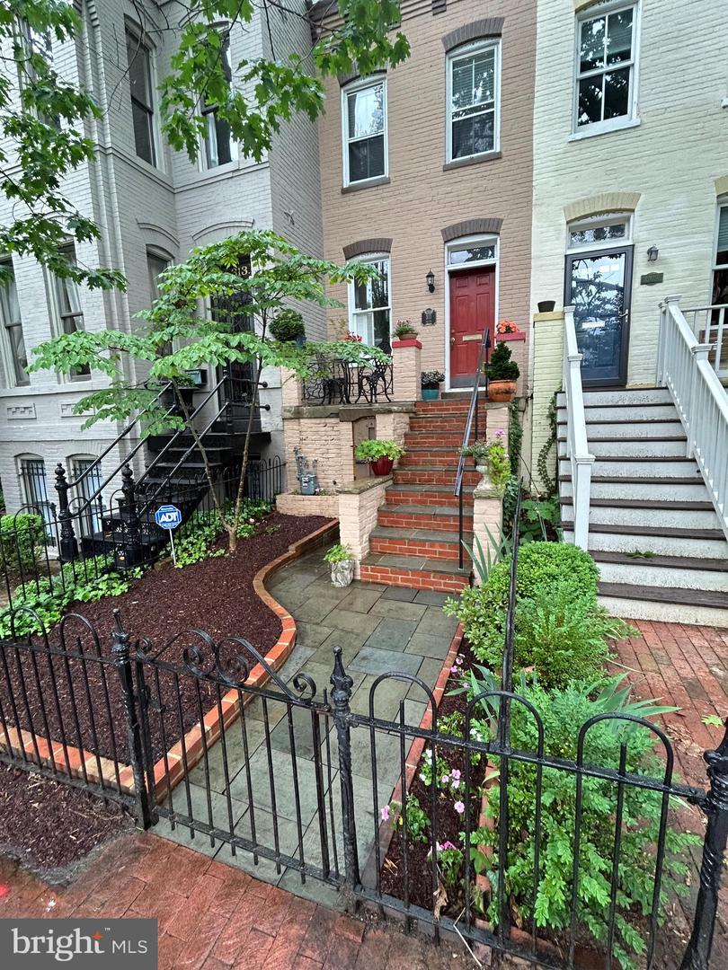311 9th Street SE  Washington DC 20003 photo