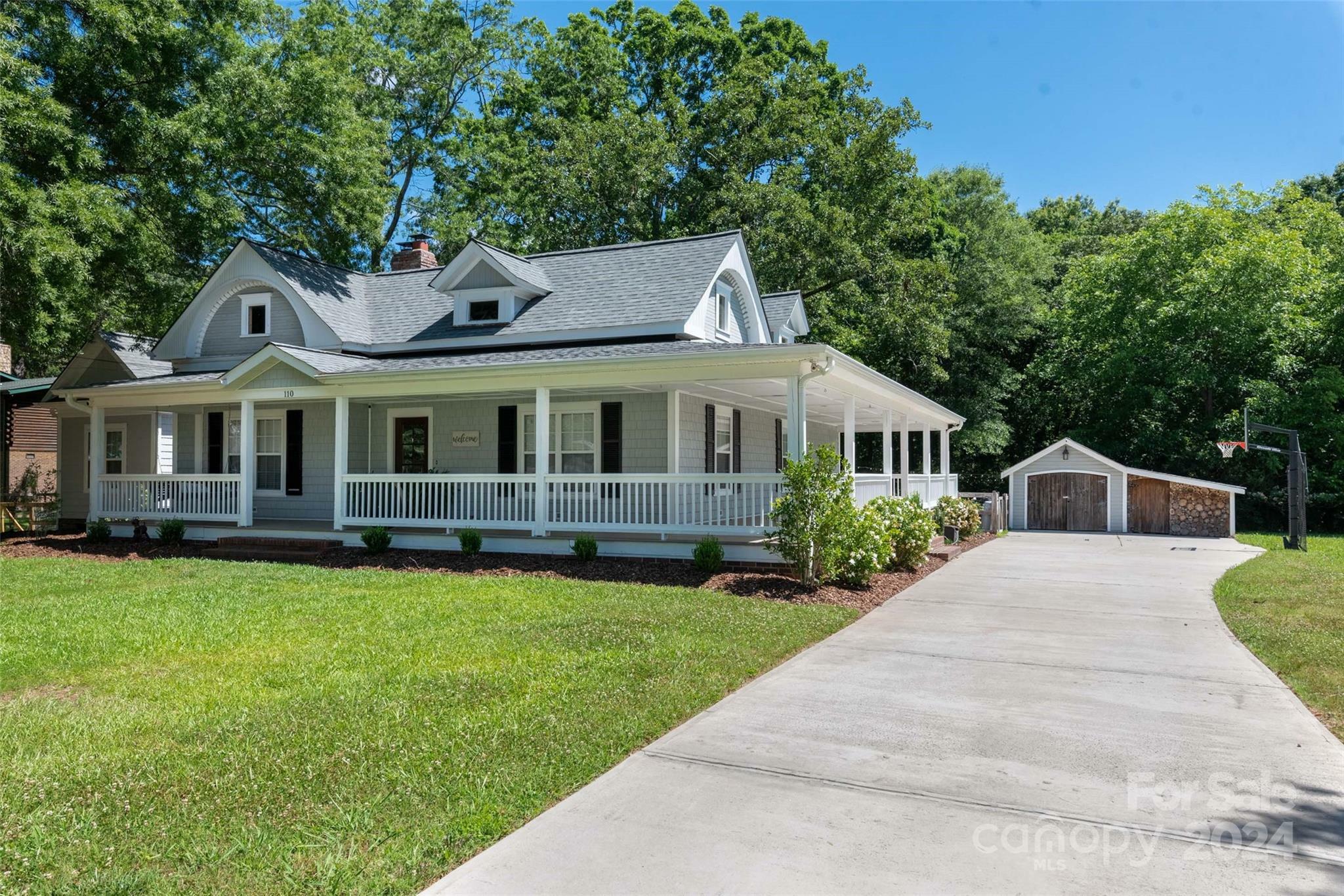 Property Photo:  110 Park Road  NC 28079 