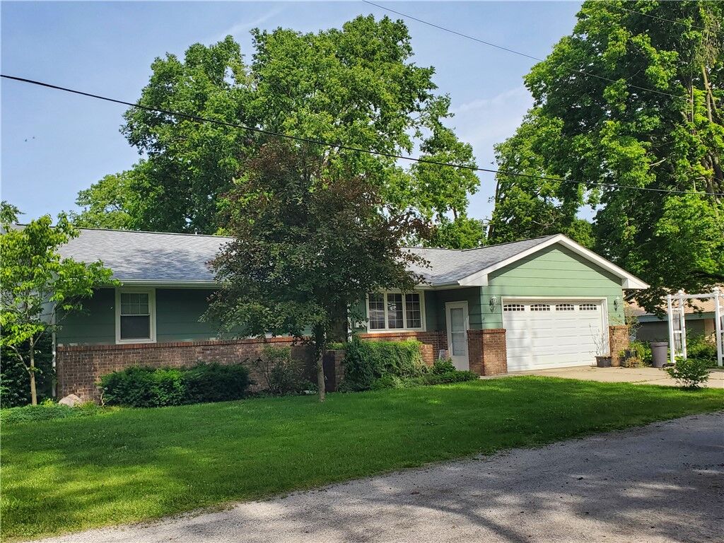 Property Photo:  919 S Van Buren Street  IL 61951 
