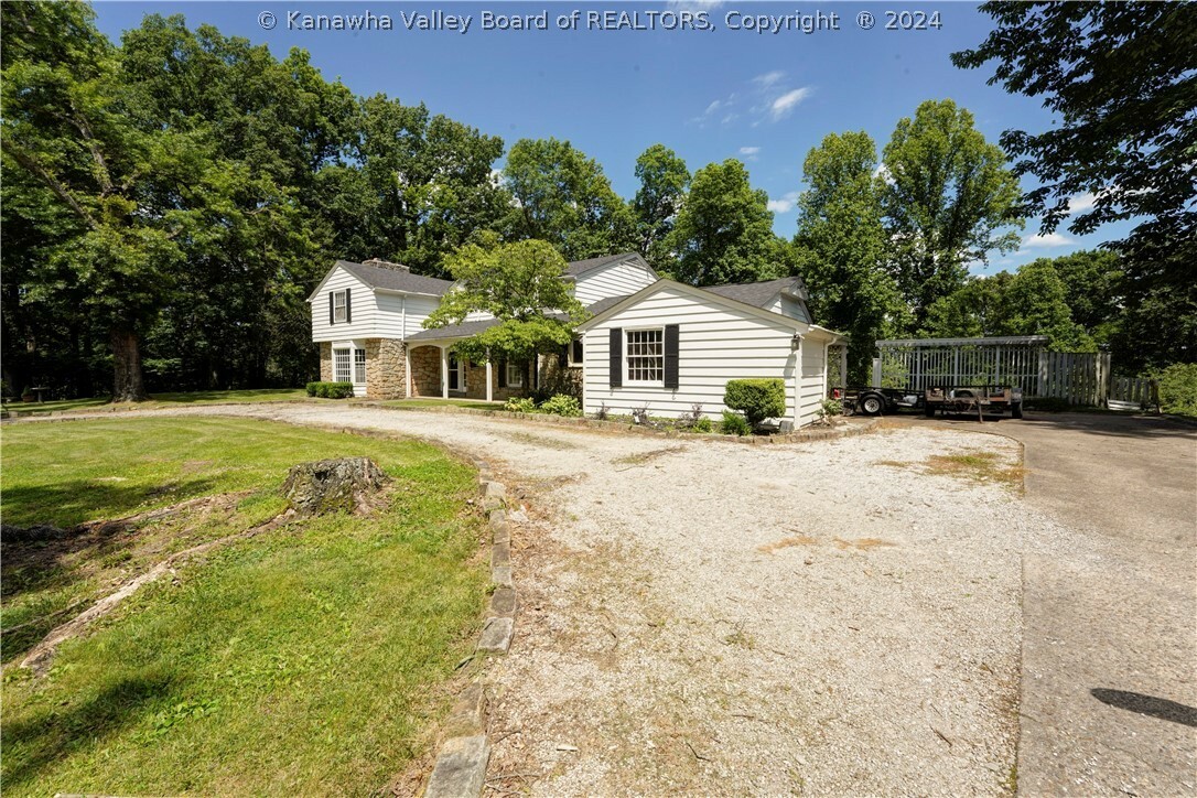 Property Photo:  1218 Colonial Way  WV 25314 