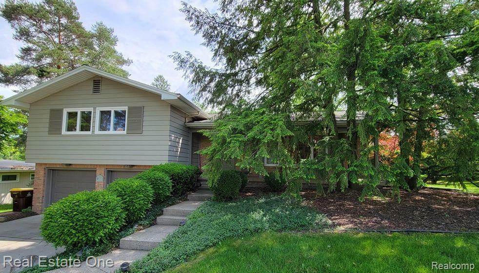 Property Photo: 4015 Mar Moor Drive MI 48917 1611
