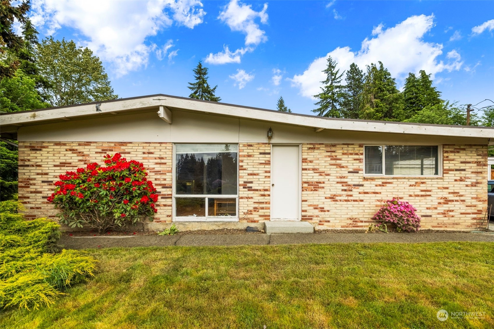 Property Photo:  14705 SE 37th Street  WA 98006 