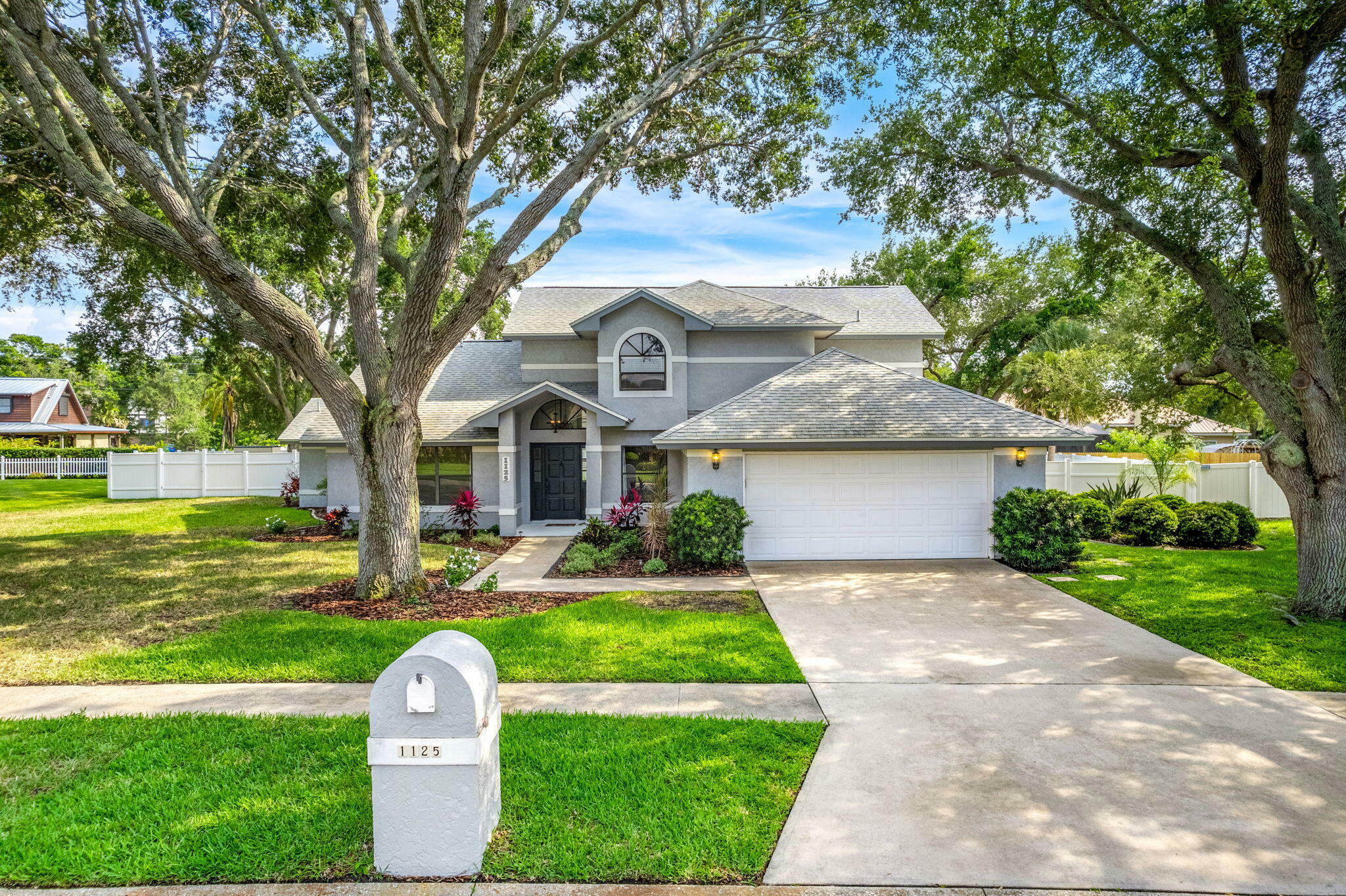 Property Photo:  1125 Old Parsonage Drive  FL 32952 