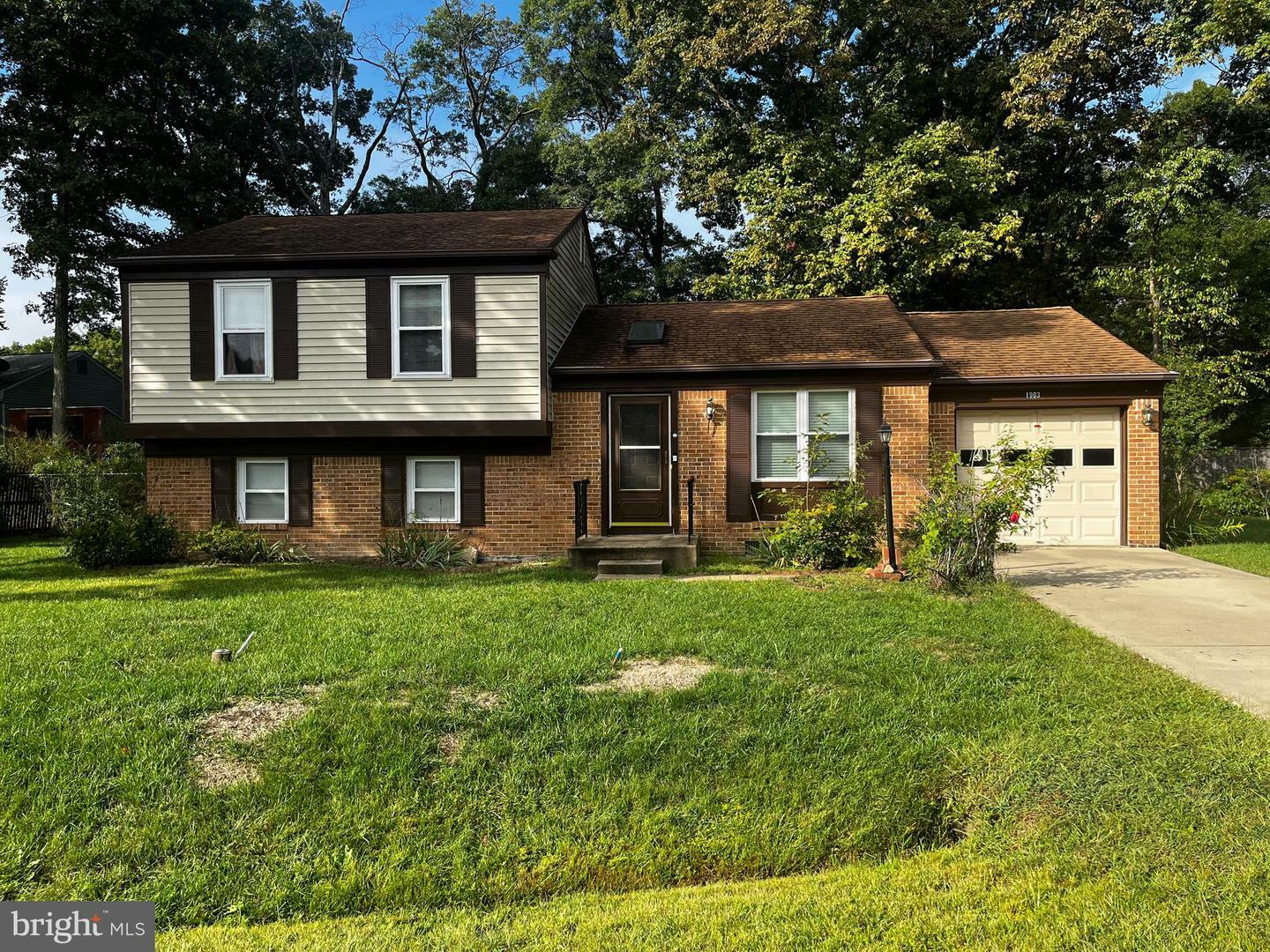 Property Photo:  1903 Black Oak Court  MD 20601 