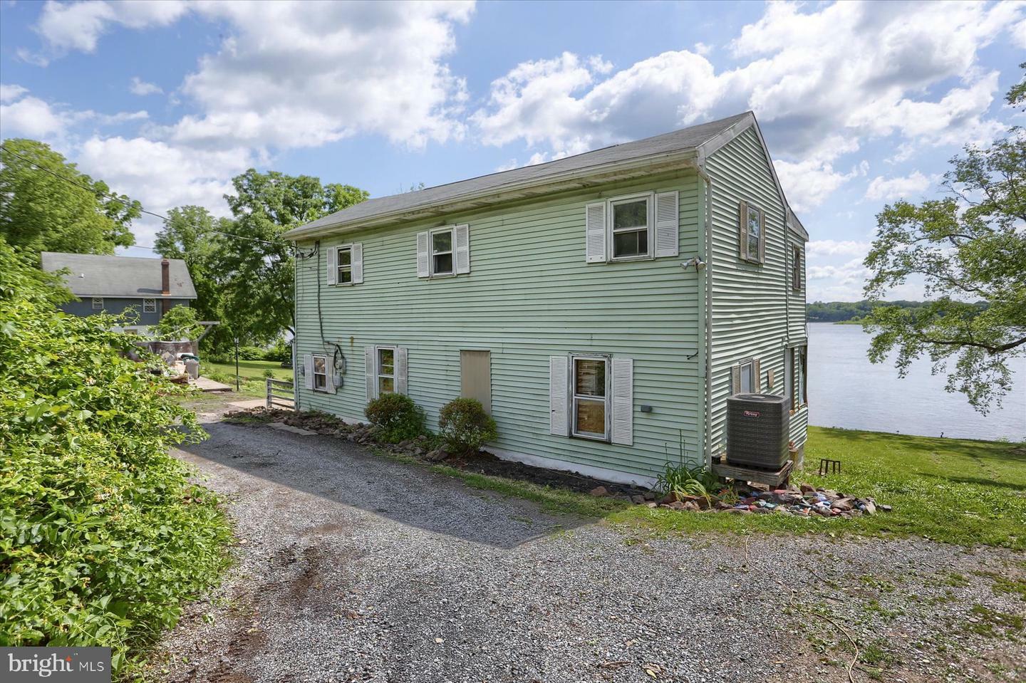 Property Photo:  918 River Road  PA 17053 