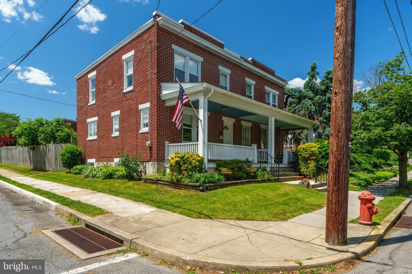 Property Photo:  82 S Pearl Street  PA 17603 