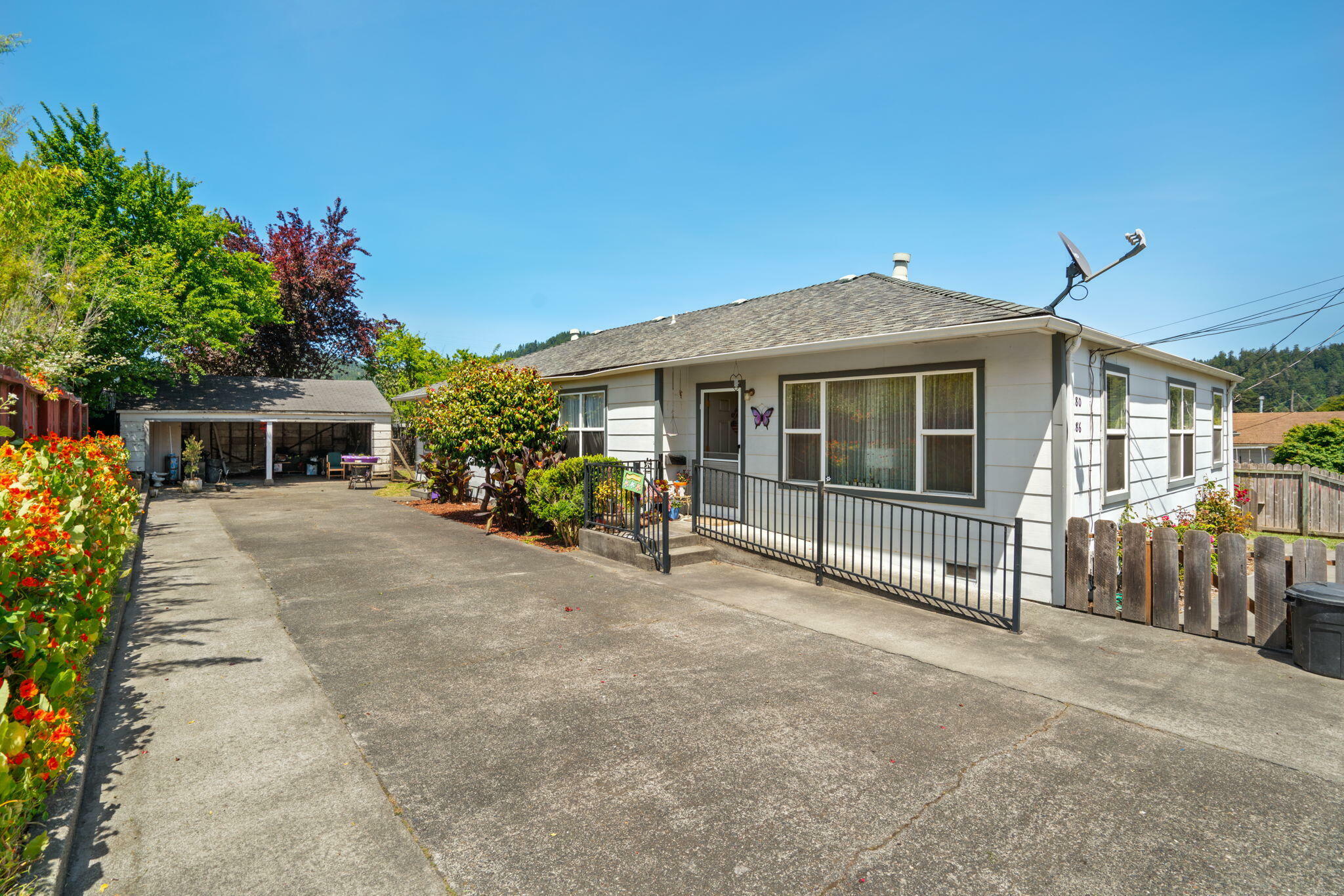 Property Photo: 180 Birch Street CA 95562