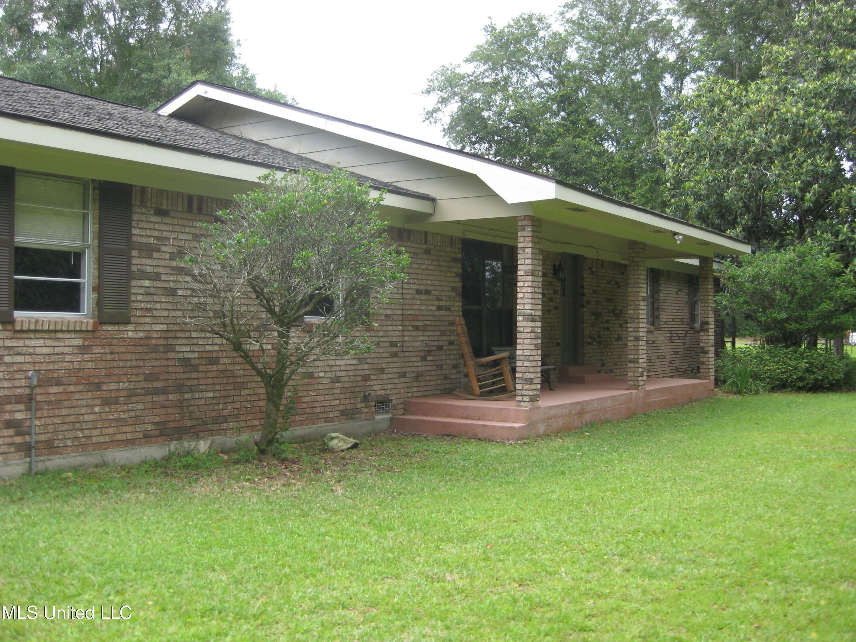 Property Photo:  16043 Mesa Drive  MS 39503 