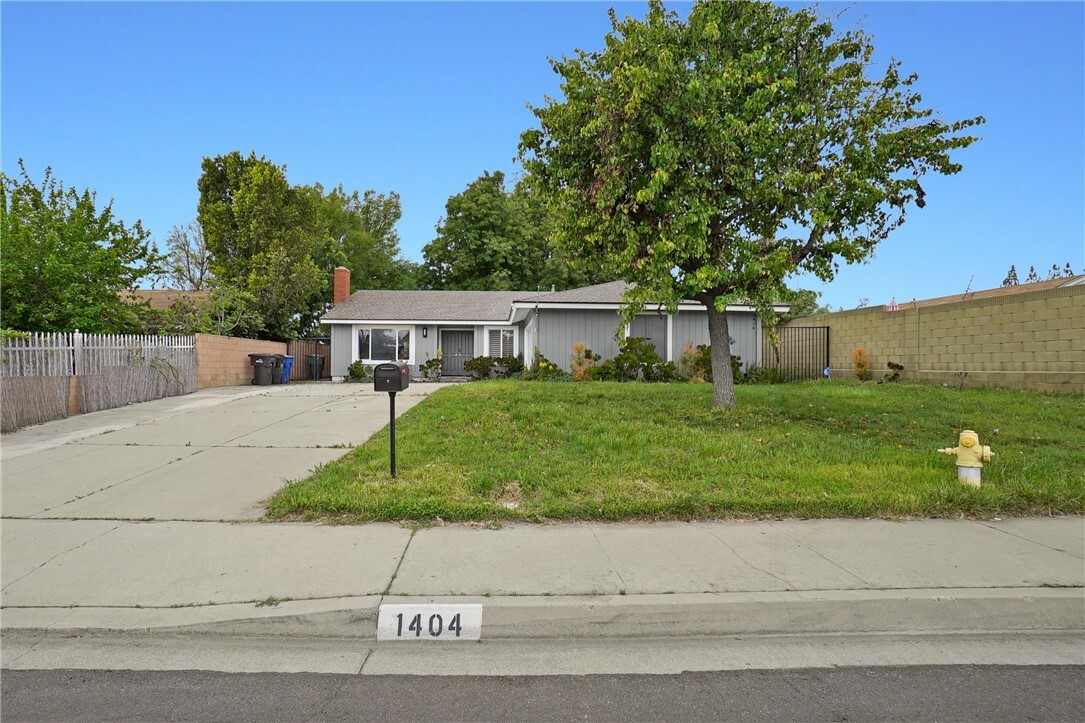 Property Photo:  1404 S Cypress Avenue  CA 91762 