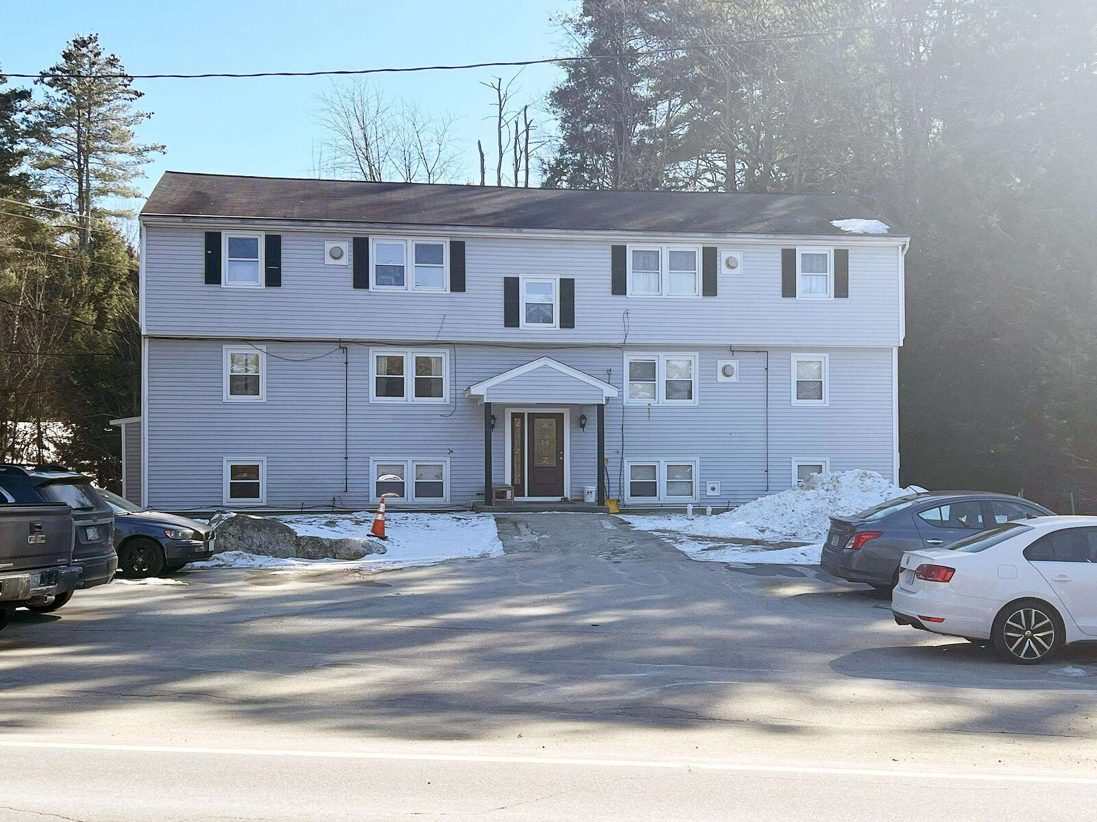 Property Photo: 448 Chestnut Hill Road NH 03070