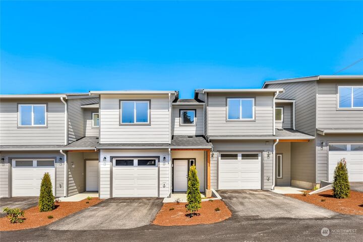 Property Photo:  563 NE Kettle St A4  WA 98277 