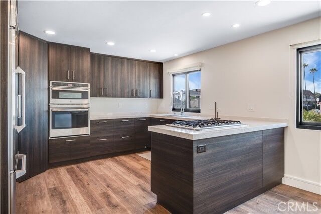 Property Photo: 718 S Catalina Avenue 1 CA 90277
