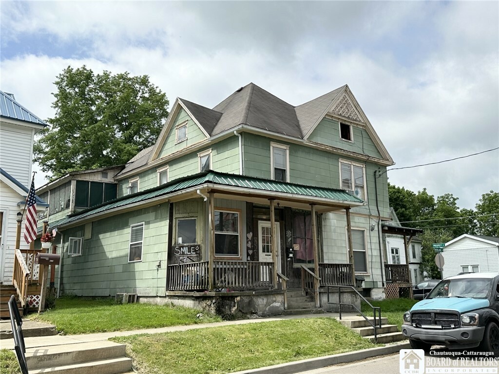 Property Photo:  323 Newland Avenue  NY 14701 