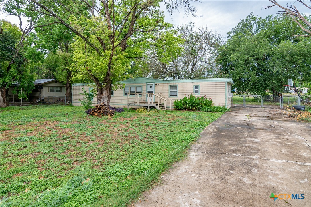 Property Photo: 252 NE Pecan Drive TX 78123