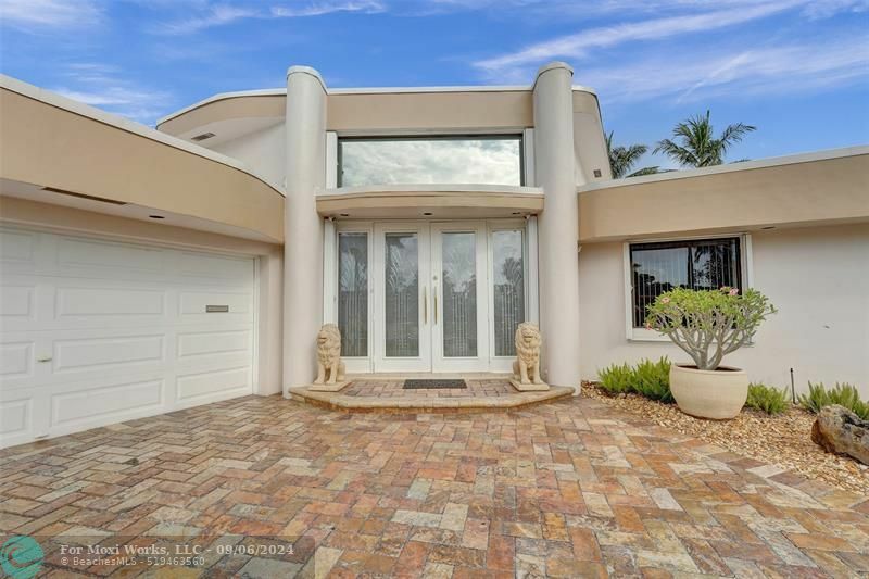 Property Photo:  6201 Royal Poinciana Ln  FL 33319 