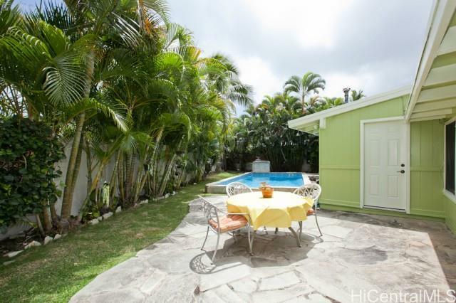 Property Photo:  