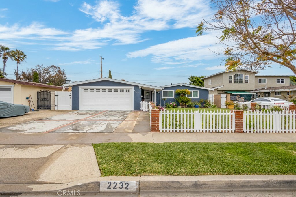 Property Photo:  2232 Anaheim Avenue  CA 92627 