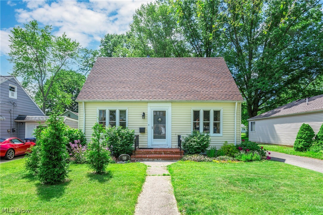 Property Photo:  118 Hollywood Street  OH 44074 