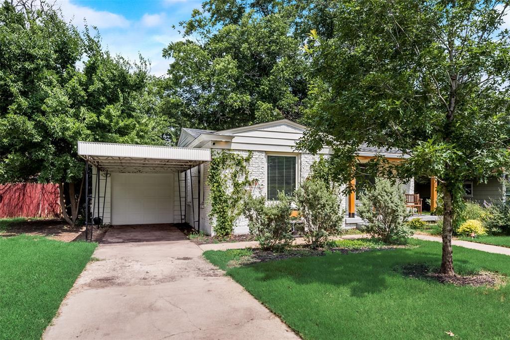Property Photo: 4005 Acacia Street TX 76109