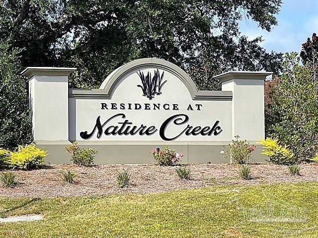 Property Photo: 9447 Nature Creek Ln FL 32526