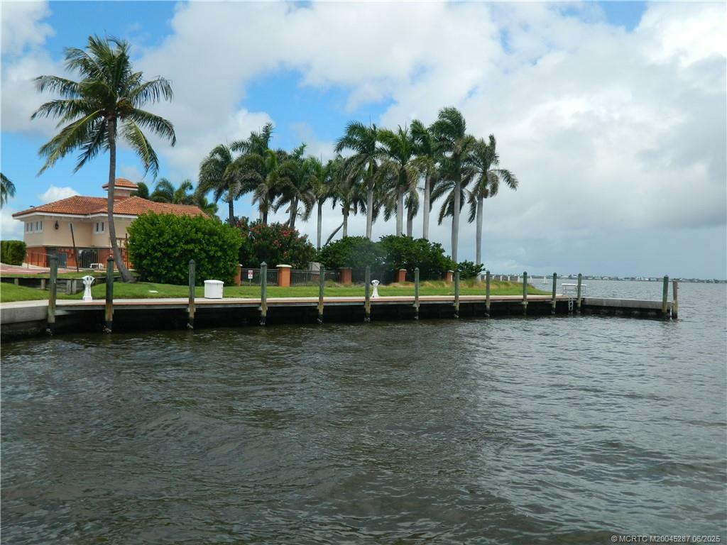 Property Photo:  1405 NE Indian River Drive 22  FL 34957 
