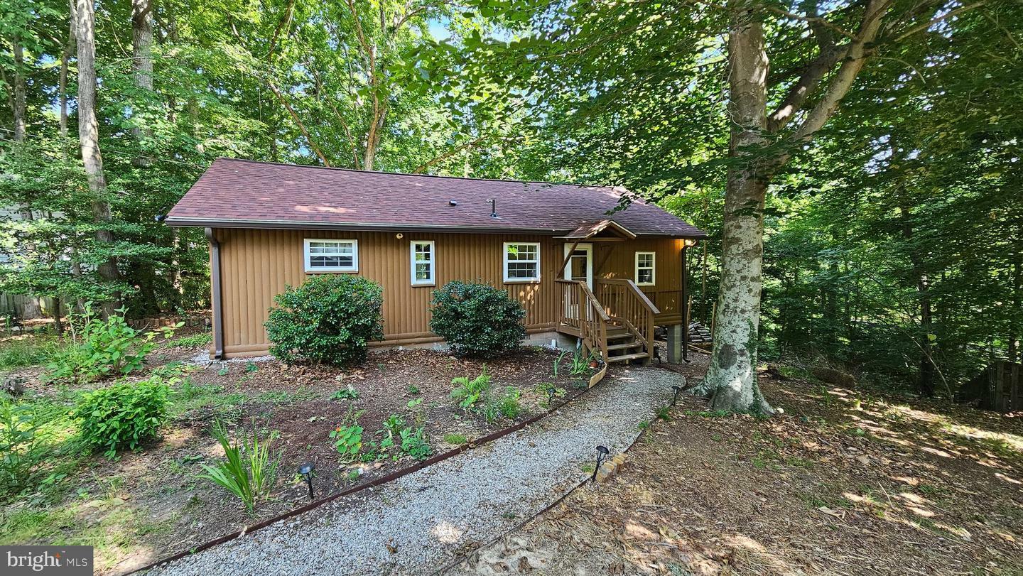 Property Photo:  656 Los Alamos Lane  MD 20657 