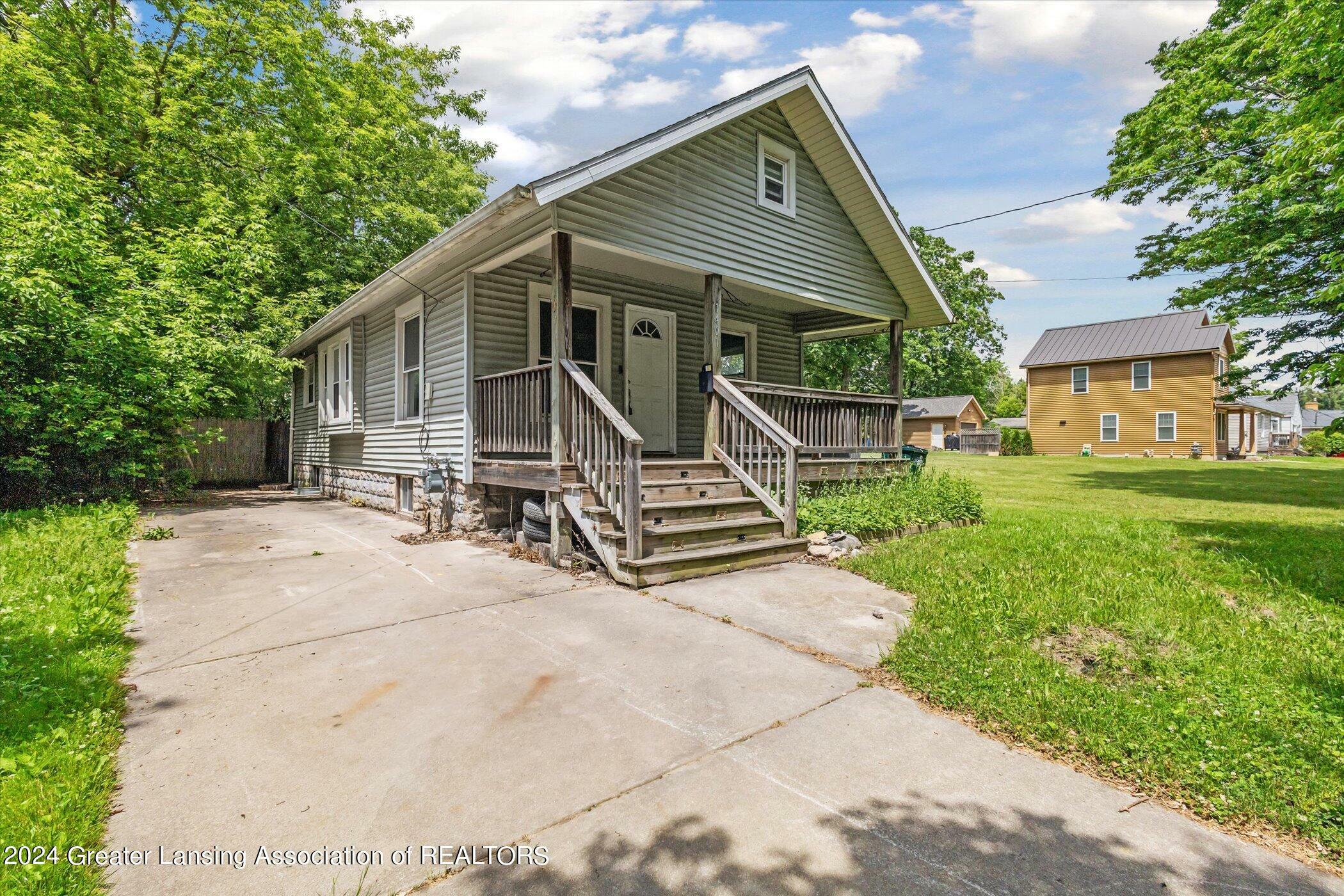 Property Photo:  1401 Comfort Street  MI 48915 