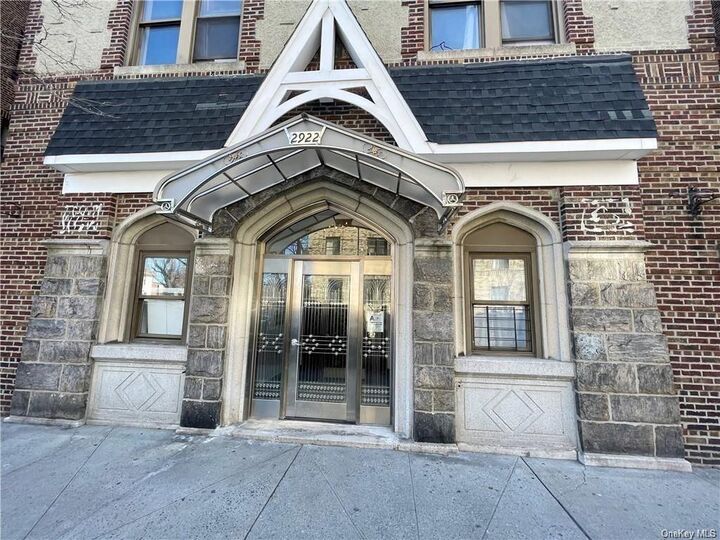 2922 Barnes Avenue 6E  Bronx NY 10467 photo
