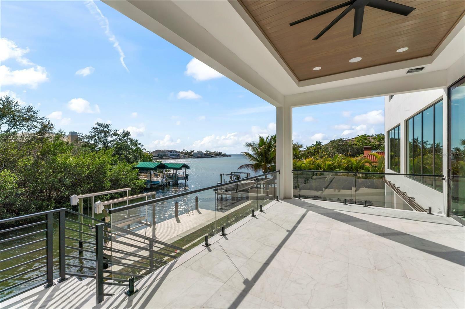 Property Photo: 5006 W San Miguel Street FL 33629