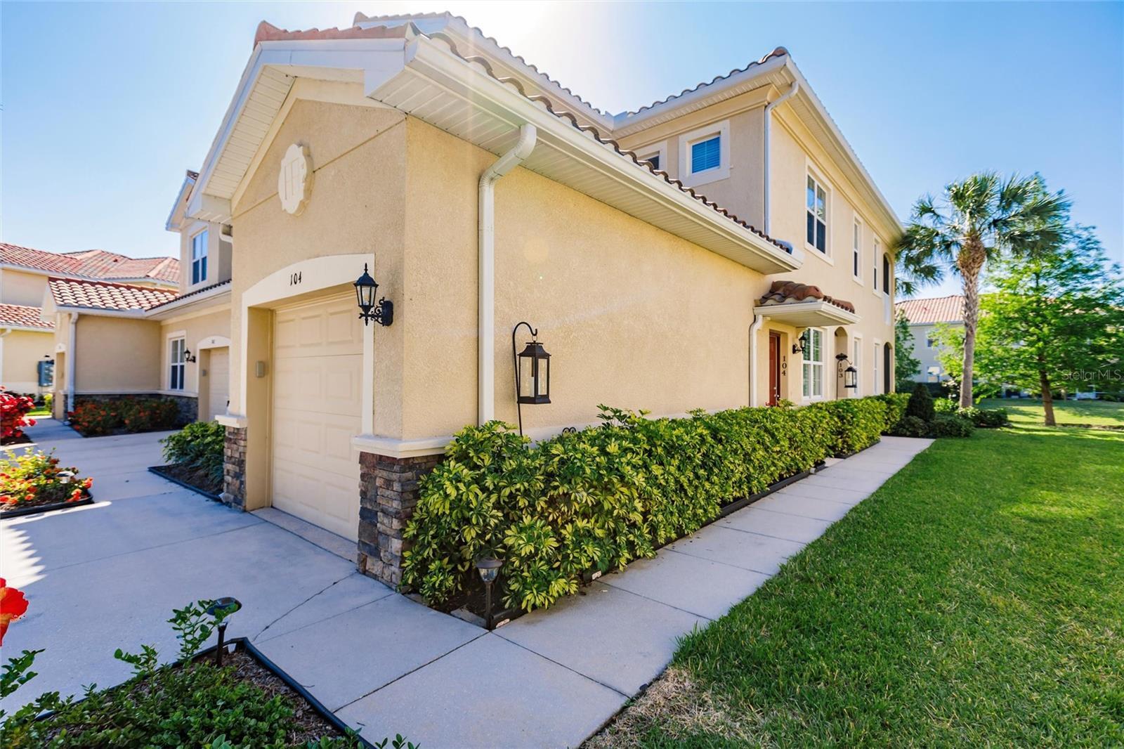 Property Photo: 3129 Oriole Drive 104 FL 34243