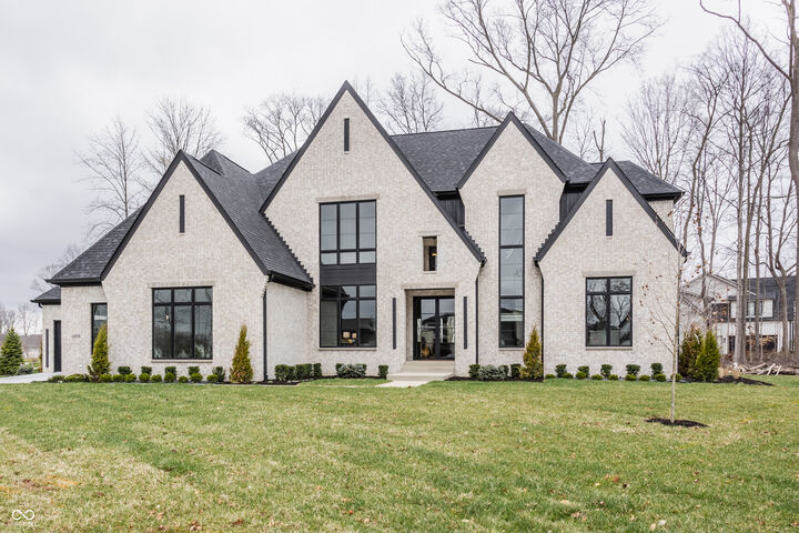 Property Photo:  10876 Holliday Farms Boulevard  IN 46077 